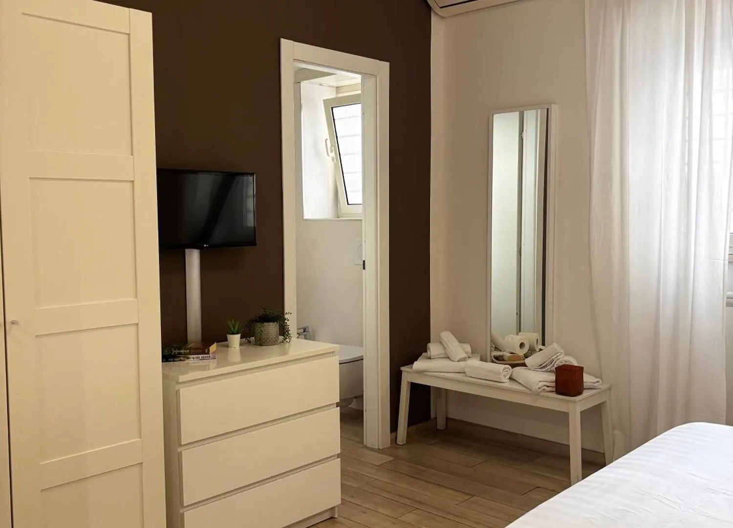 Residenza Conti Aparthotel Rome