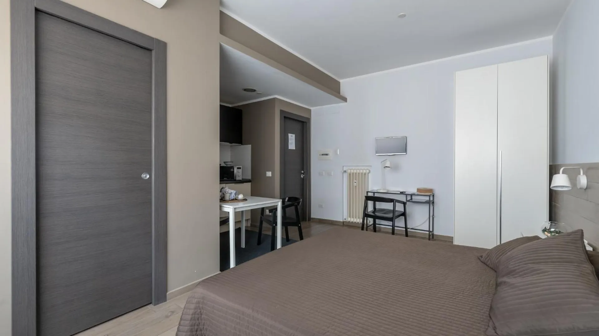 Residenza Conti Aparthotel Rome